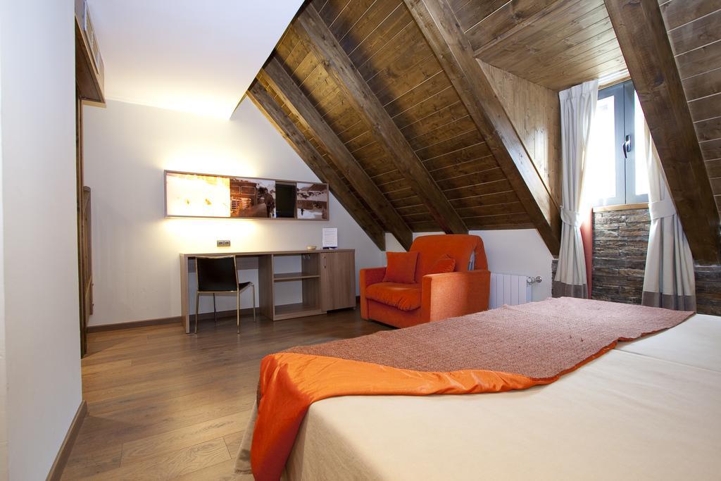 Nubahotel Vielha Room photo