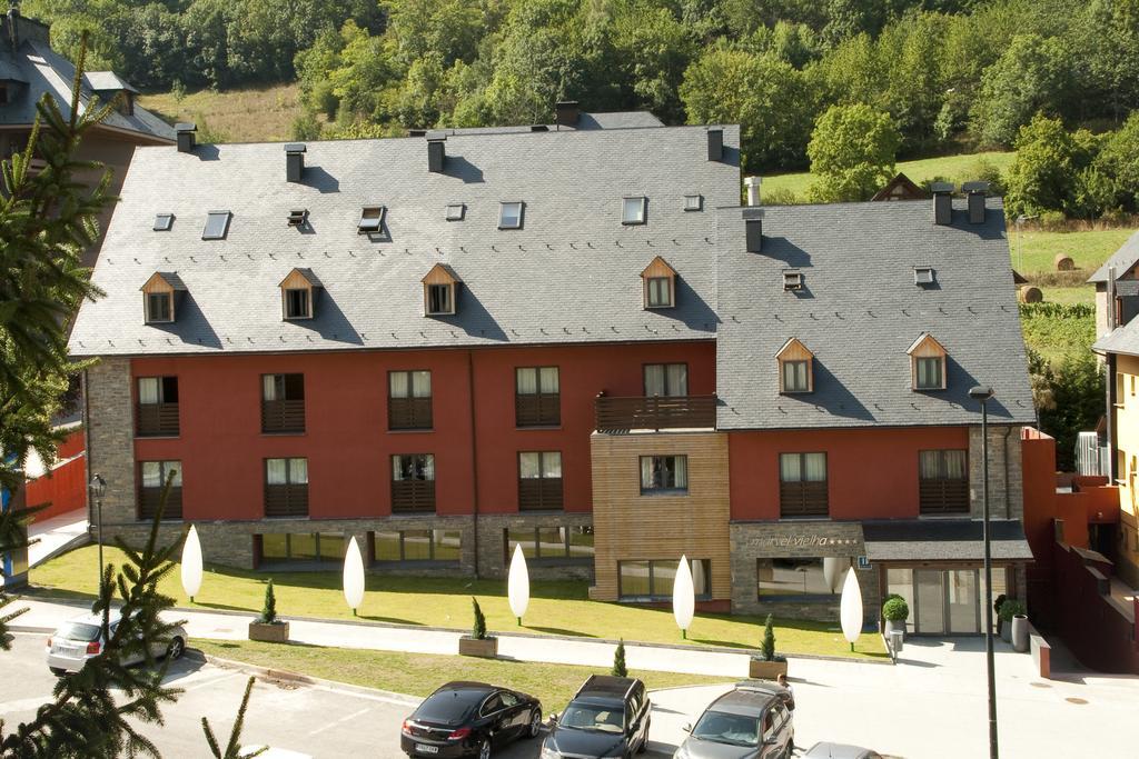 Nubahotel Vielha Exterior photo